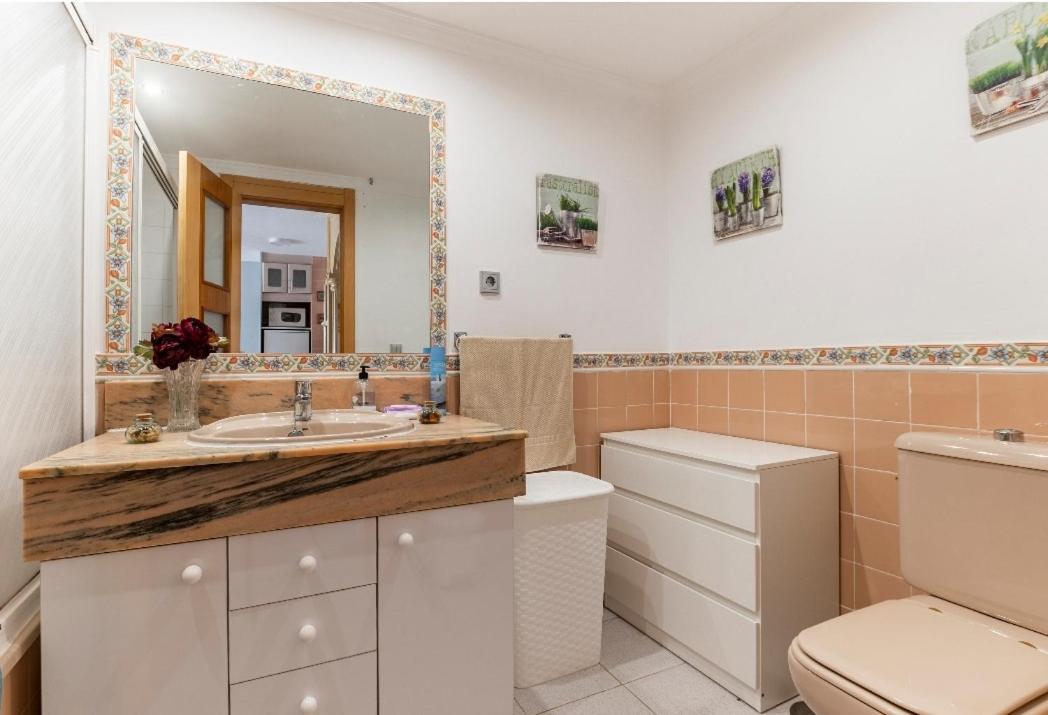 Apartamento Oasis ตอร์เรโมลิโนส ภายนอก รูปภาพ