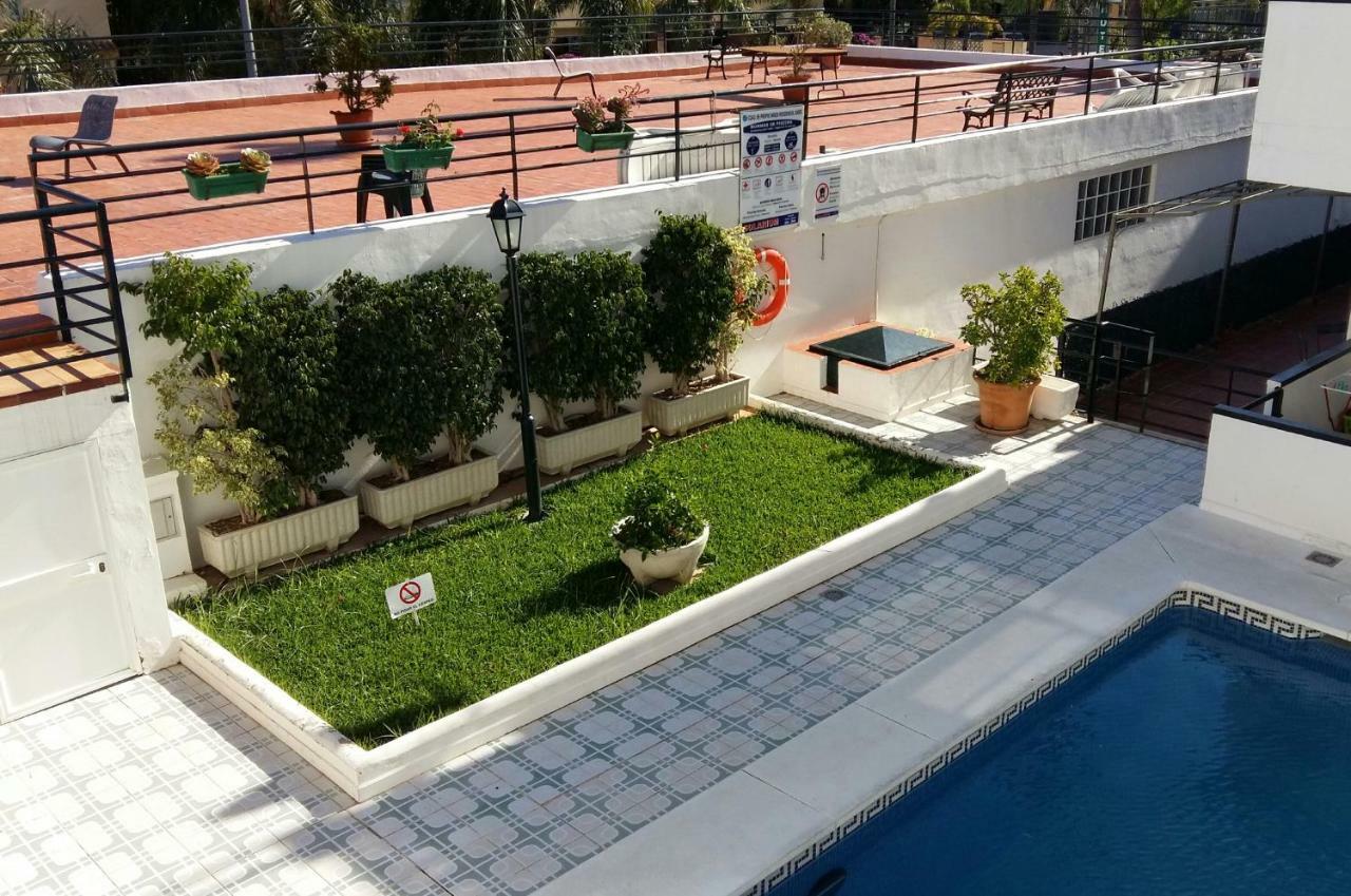 Apartamento Oasis ตอร์เรโมลิโนส ภายนอก รูปภาพ